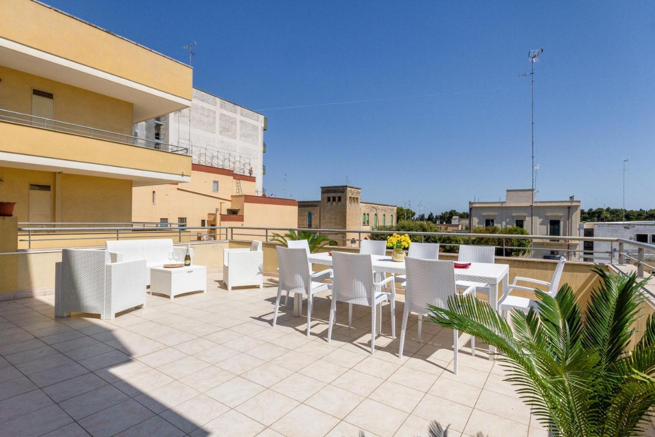 Roomy Apartment With Terrace & Parking Lecce Luaran gambar