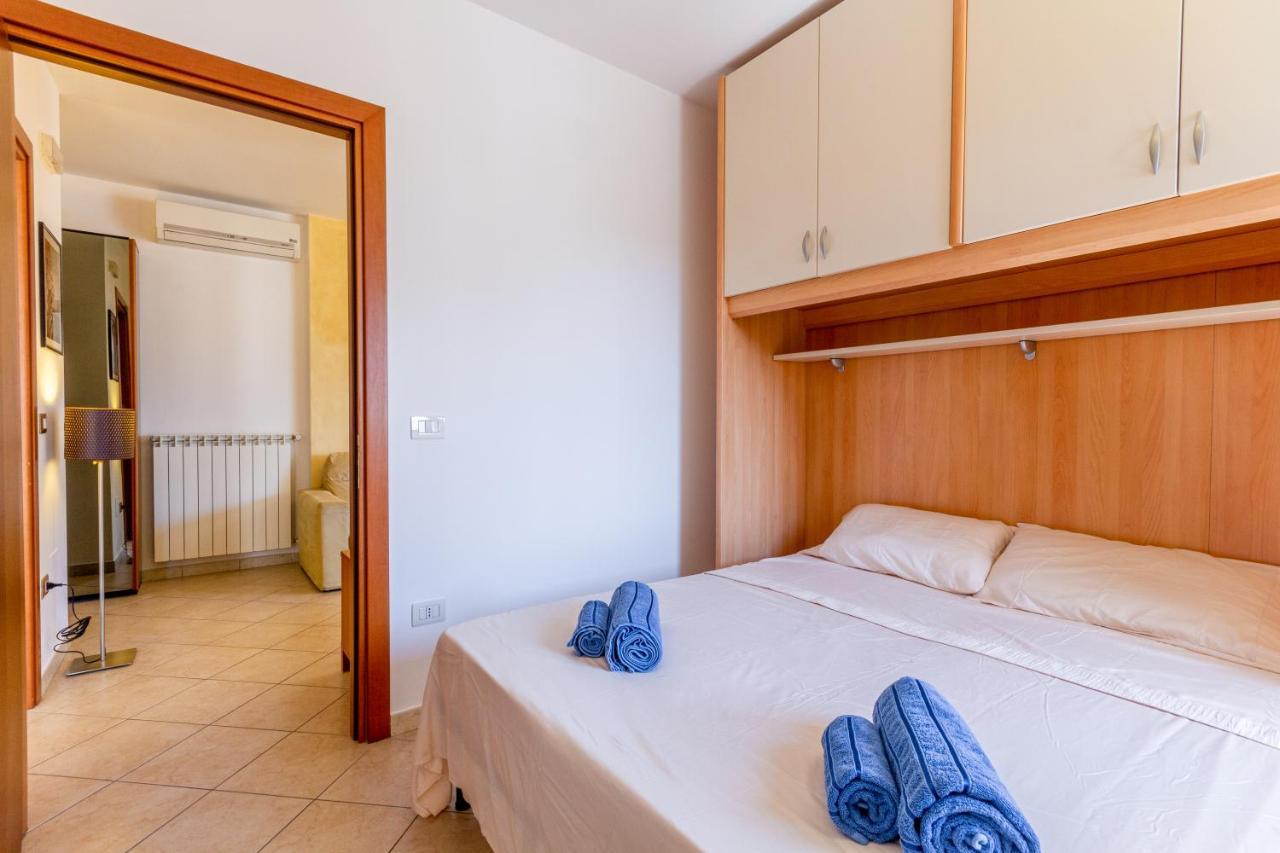 Roomy Apartment With Terrace & Parking Lecce Luaran gambar