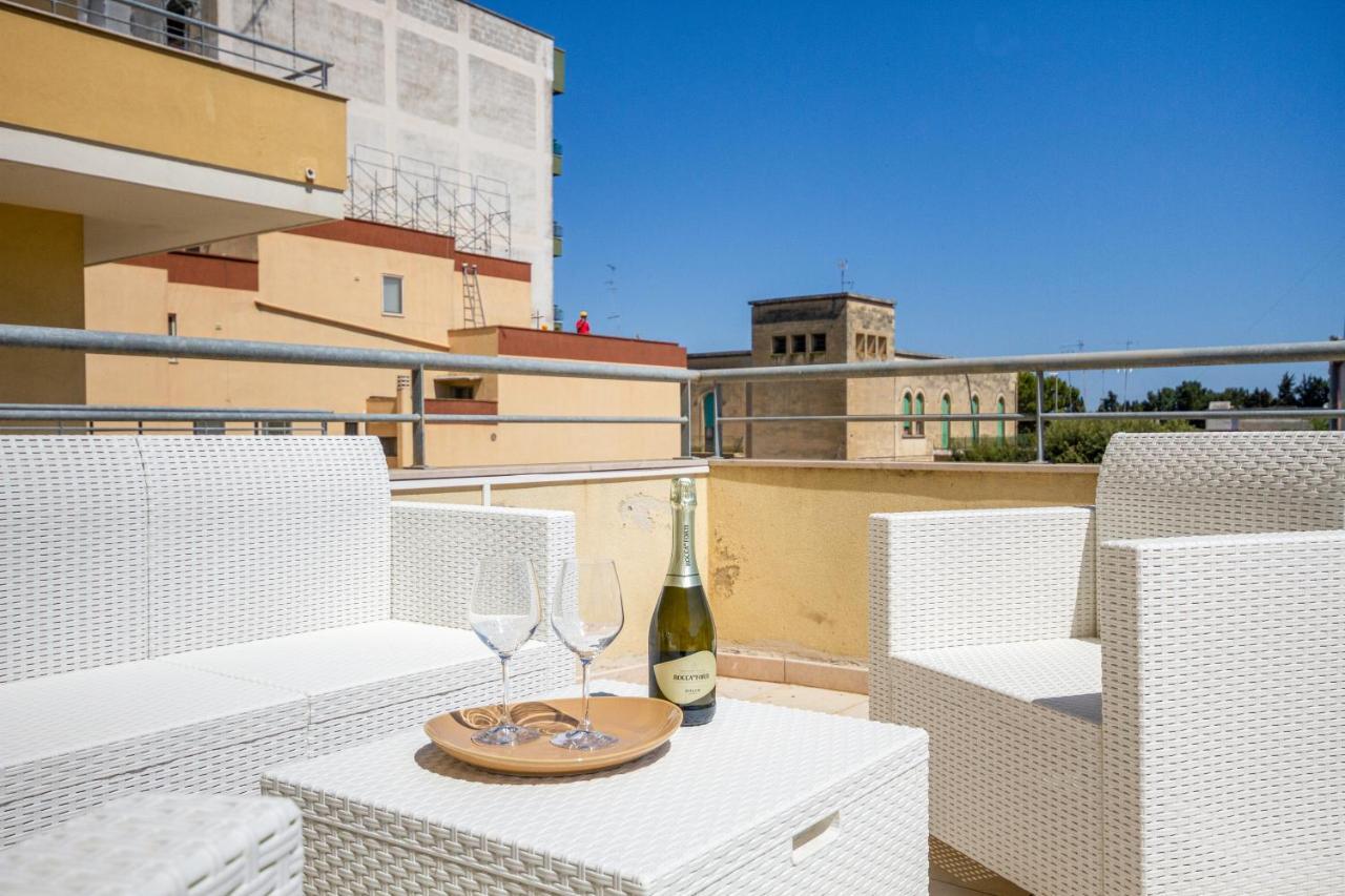 Roomy Apartment With Terrace & Parking Lecce Luaran gambar